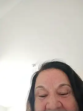 Snapshot of Yaya_Mineira chatting on February 15, 2026, 5:34 pm Yaya Mineira online show from February 15, 2026, 5:34 pm