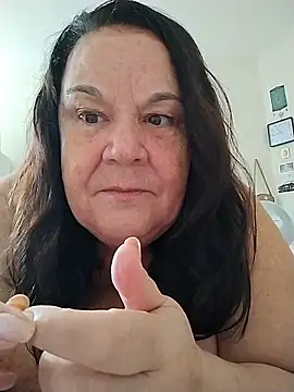 Snapshot of Yaya_Mineira chatting on February 11, 2026, 1:44 pm Yaya Mineira online show from February 11, 2026, 1:44 pm