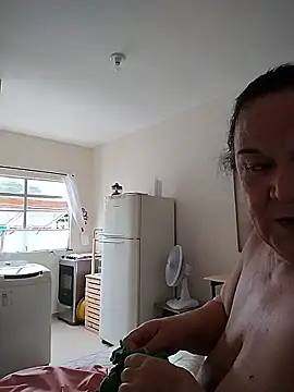 Snapshot of Yaya_Mineira chatting on February 4, 2026, 6:47 pm Yaya Mineira online show from February 4, 2026, 6:47 pm