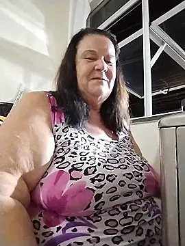 Snapshot of Yaya_Mineira chatting on February 24, 2026, 11:27 pm Yaya Mineira online show from February 24, 2026, 11:27 pm