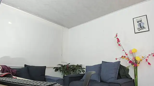 alicia rouusel online show from November 5, 2025, 12:36 am