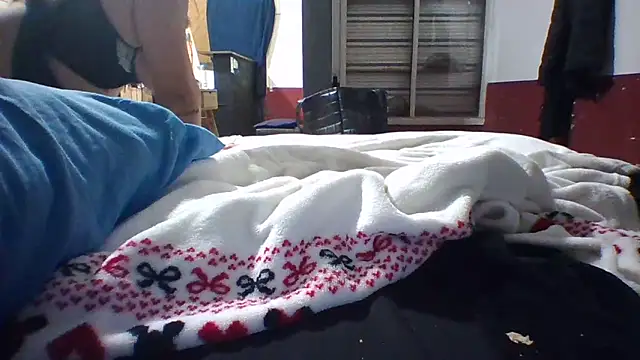 Snapshot of La_pauli_latina chatting on December 4, 2024, 4:37 am La pauli latina online show from December 4, 2024, 4:37 am