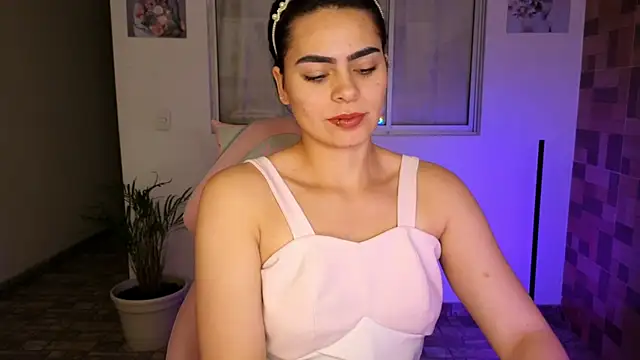 sexyladyy  online show from February 17, 2025, 2:06 pm