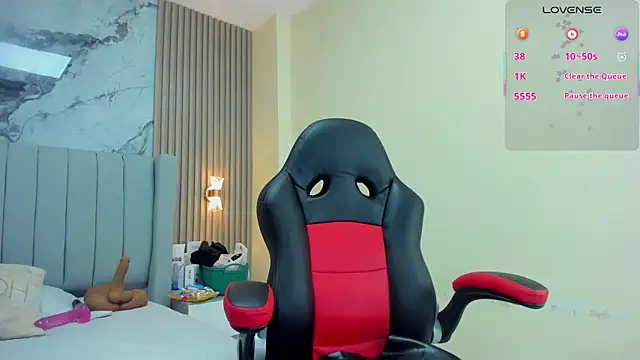 MAGIEVANS1 online show from April 1, 2026, 12:06 pm