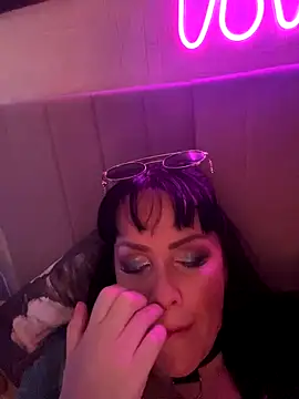 Lolaley2 online show from November 3, 2025, 8:51 am