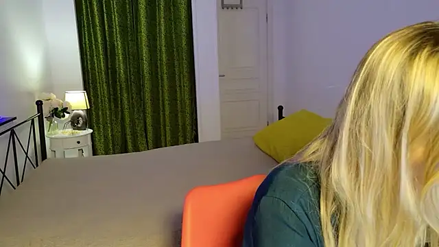 ZoeGrant online show from January 13, 2026, 8:46 pm