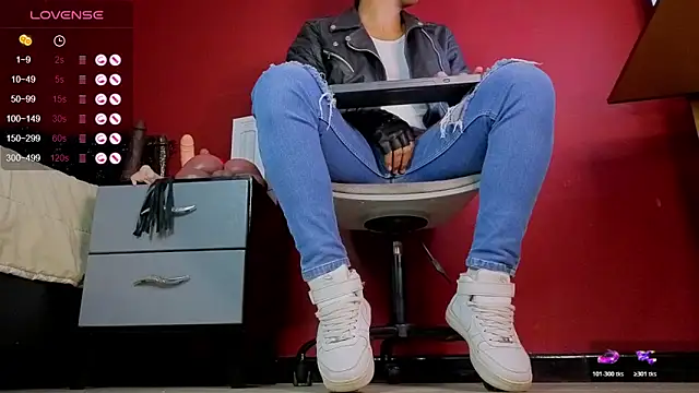 Snapshot of TomLover_12 chatting on October 29, 2025, 1:48 am TomLover 12 online show from October 29, 2025, 1:48 am