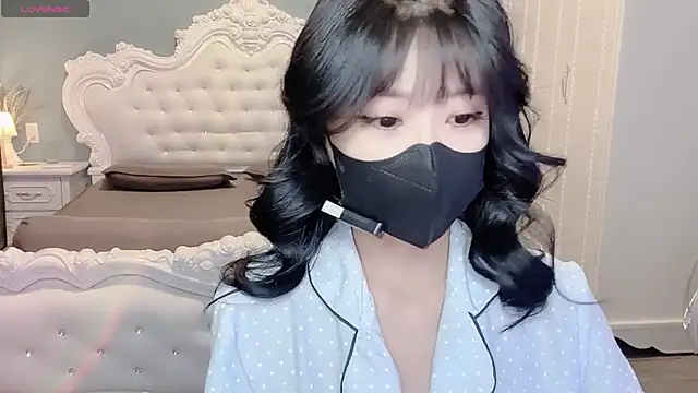 Mya Lee online show from February 15, 2026, 7:46 pm