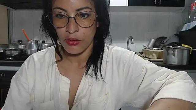 kateleyagrey online show from September 23, 2025, 12:01 pm