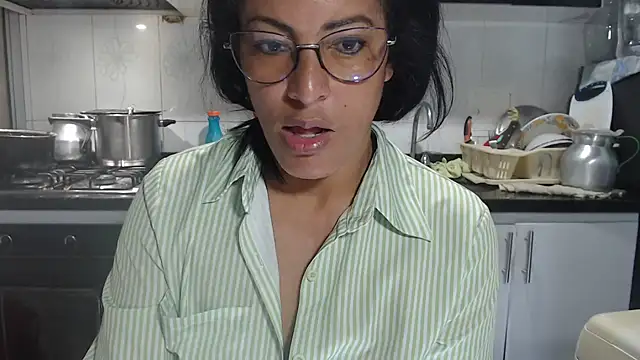 kateleyagrey online show from November 23, 2025, 12:04 pm