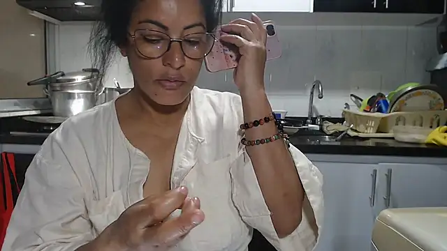 kateleyagrey online show from September 17, 2025, 1:13 pm