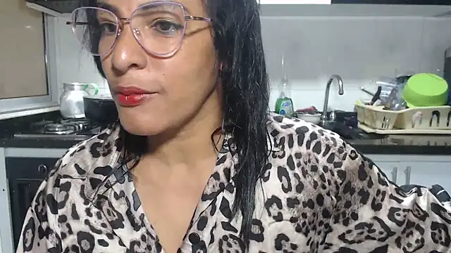 kateleyagrey online show from April 17, 2026, 6:33 pm