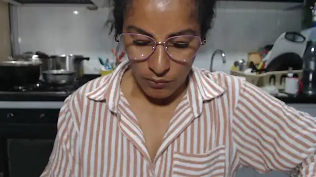 Snapshot of kateleyagrey chatting on February 2, 2026, 9:14 pm kateleyagrey online show from February 2, 2026, 9:14 pm