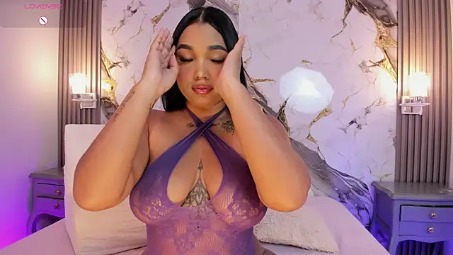 TianaaJackson online show from October 18, 2025, 6:43 pm