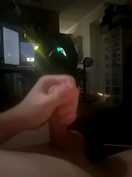 whitestroker online show from November 20, 2025, 7:03 pm