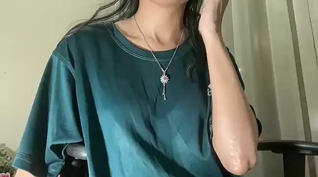 Snapshot of Minal_07 chatting on December 5, 2024, 9:55 pm Minal 07 online show from December 5, 2024, 9:55 pm