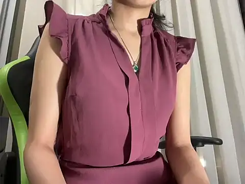 Snapshot of Minal_07 chatting on September 10, 2025, 5:12 pm Minal 07 online show from September 10, 2025, 5:12 pm