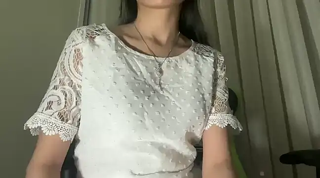 Snapshot of Minal_07 chatting on December 7, 2024, 6:10 pm Minal 07 online show from December 7, 2024, 6:10 pm