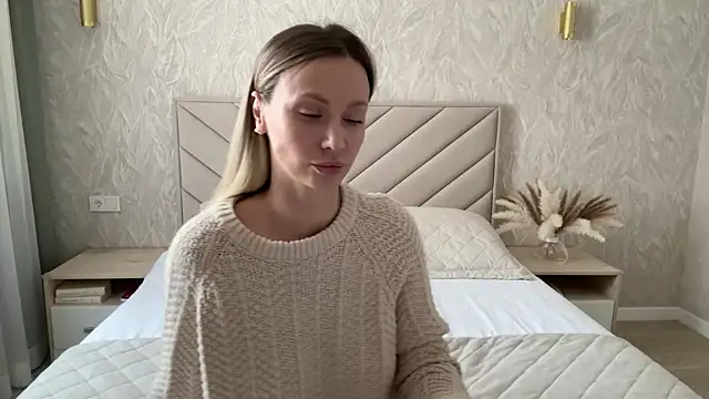 Snapshot of Alice_Wonders chatting on February 26, 2025, 6:19 am Alice Wonders online show from February 26, 2025, 6:19 am