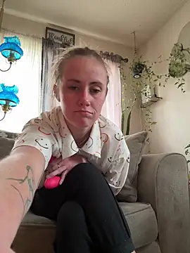 ClumsyLink online show from November 29, 2025, 9:04 pm