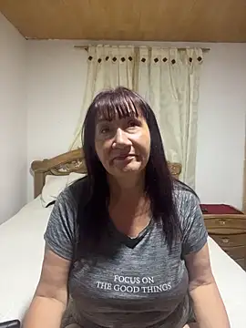 Snapshot of Savvanahh chatting on June 16, 2026, 11:32 am Savvanahh online show from June 16, 2026, 11:32 am