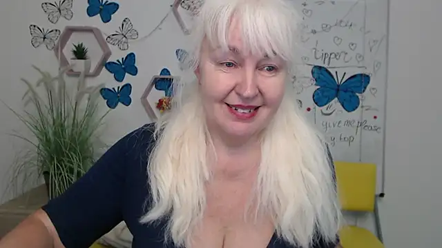 Snapshot of BlondyLeeBest chatting on March 16, 2025, 4:30 am BlondyLeeBest online show from March 16, 2025, 4:30 am
