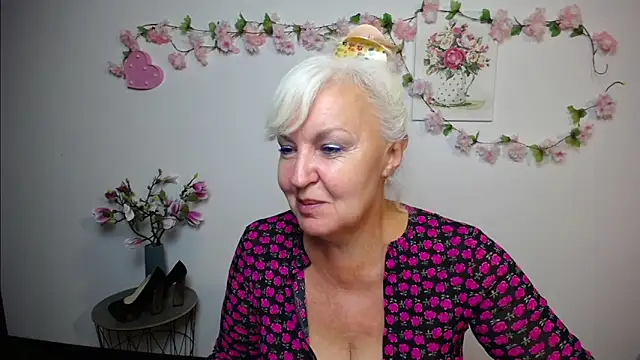 Snapshot of BlondyLeeBest chatting on September 8, 2025, 6:51 pm BlondyLeeBest online show from September 8, 2025, 6:51 pm