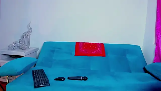 Snapshot of Victoria_Jonness chatting on October 17, 2025, 5:37 pm Victoria Jonness online show from October 17, 2025, 5:37 pm