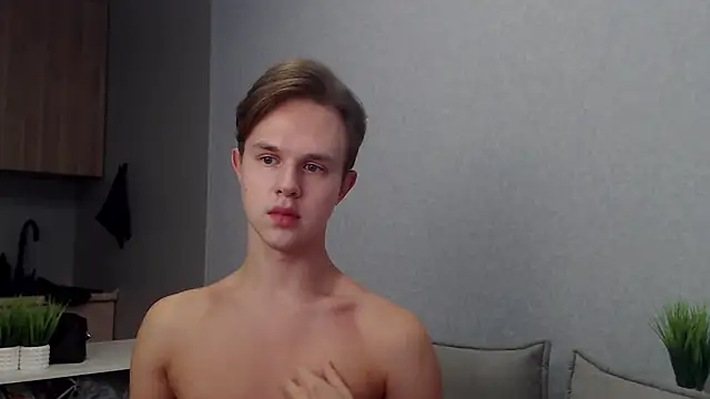 Snapshot of MartinMendez chatting on October 16, 2025, 8:55 am MartinMendez online show from October 16, 2025, 8:55 am