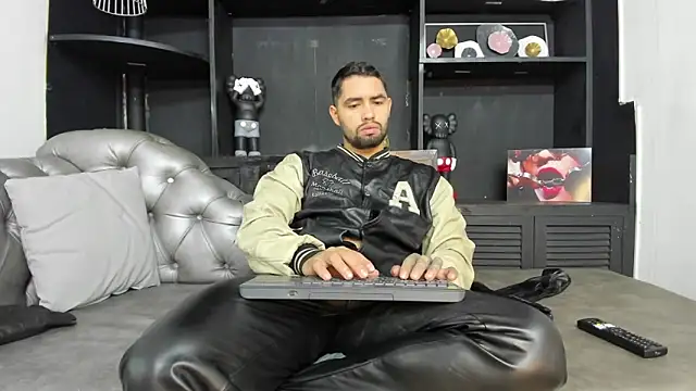 matteosantos online show from November 14, 2025, 11:47 am