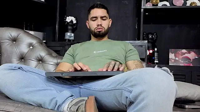 Snapshot of matteosantos chatting on February 28, 2026, 11:32 am matteosantos online show from February 28, 2026, 11:32 am