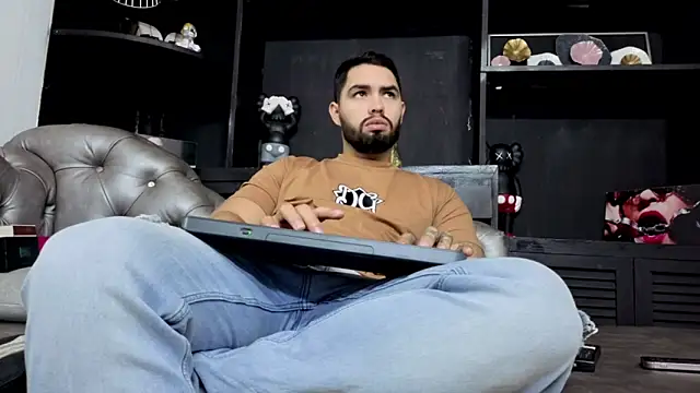 Snapshot of matteosantos chatting on February 3, 2026, 11:48 am matteosantos online show from February 3, 2026, 11:48 am