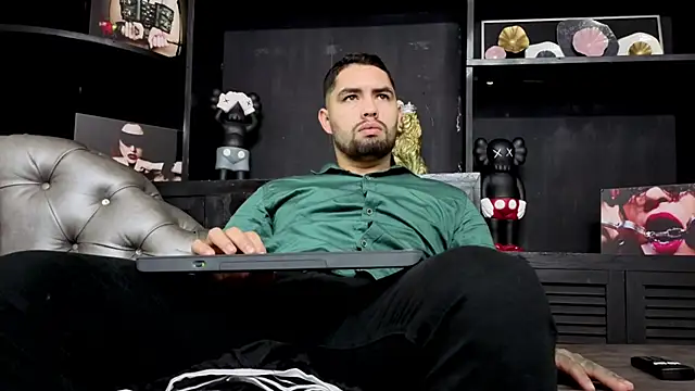 matteosantos online show from November 9, 2025, 11:25 am