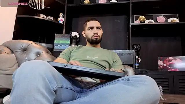 matteosantos online show from March 24, 2026, 11:43 am