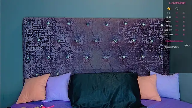 NoraBigAss online show from October 17, 2025, 2:04 am