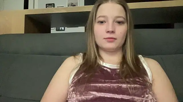 CharmingSarah online show from February 27, 2025, 6:20 pm