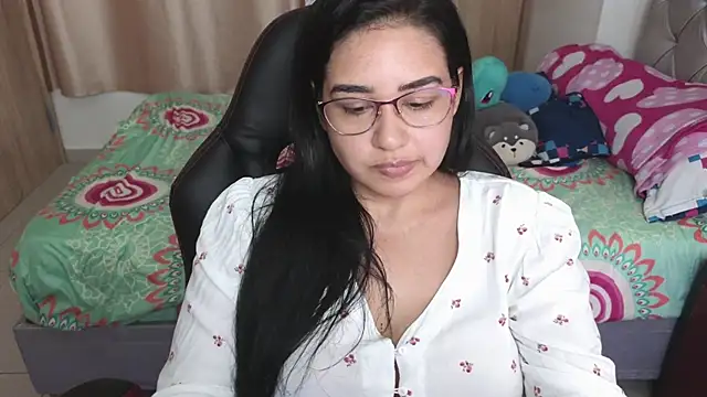 Snapshot of _anastasia chatting on February 5, 2025, 12:20 am anastasia online show from February 5, 2025, 12:20 am