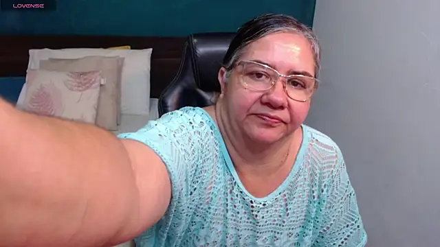 Snapshot of scaelettdubois chatting on February 13, 2026, 3:17 am scaelettdubois online show from February 13, 2026, 3:17 am