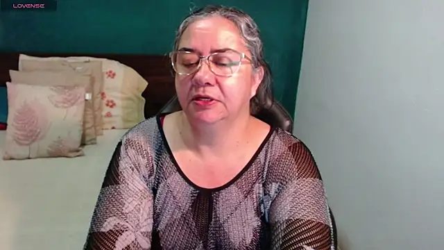 Snapshot of scaelettdubois chatting on June 22, 2026, 7:38 am scaelettdubois online show from June 22, 2026, 7:38 am