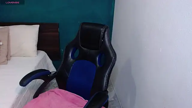 Snapshot of scaelettdubois chatting on February 15, 2026, 1:39 am scaelettdubois online show from February 15, 2026, 1:39 am