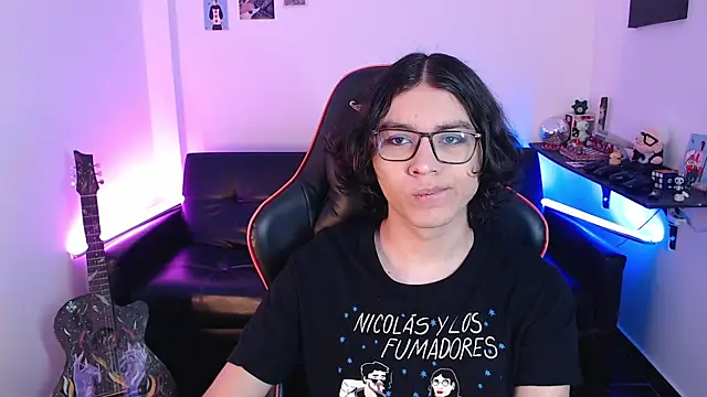 Snapshot of malik_harrison__ chatting on January 23, 2025, 1:45 pm malik harrison   online show from January 23, 2025, 1:45 pm