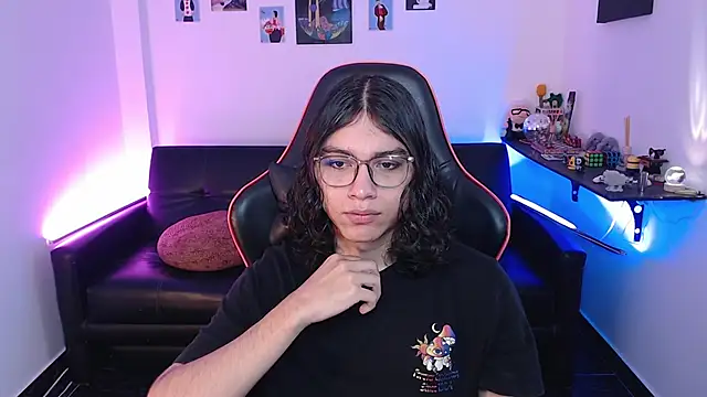 Snapshot of malik_harrison__ chatting on September 10, 2025, 2:49 pm malik harrison   online show from September 10, 2025, 2:49 pm