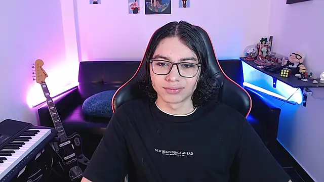 Snapshot of malik_harrison__ chatting on March 5, 2025, 3:07 pm malik harrison   online show from March 5, 2025, 3:07 pm