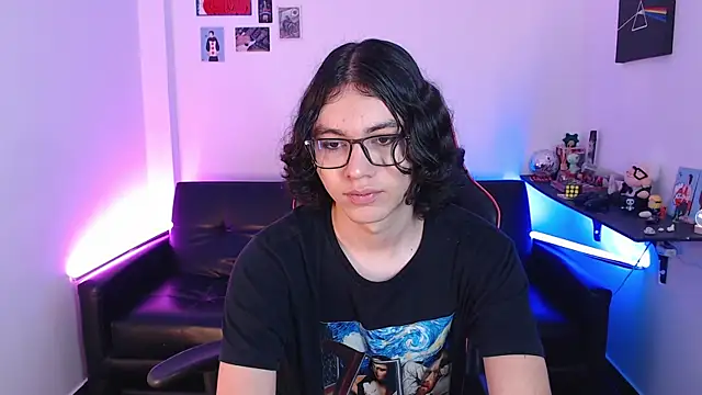 Snapshot of malik_harrison__ chatting on February 5, 2025, 5:09 pm malik harrison   online show from February 5, 2025, 5:09 pm