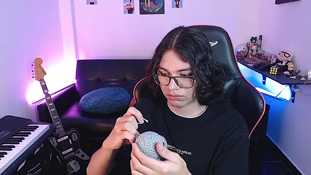 Snapshot of malik_harrison__ chatting on March 5, 2025, 6:12 pm malik harrison   online show from March 5, 2025, 6:12 pm