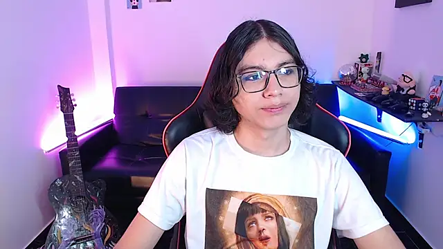 Snapshot of malik_harrison__ chatting on January 24, 2025, 2:19 pm malik harrison   online show from January 24, 2025, 2:19 pm