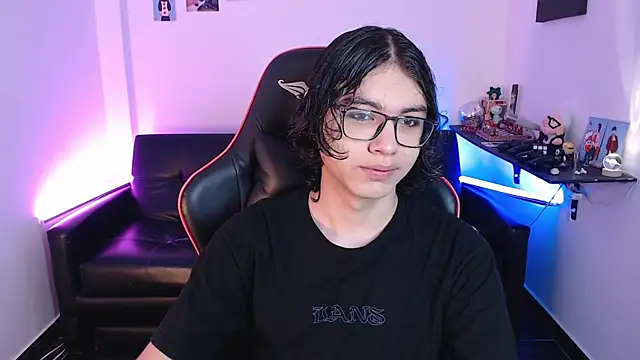 Snapshot of malik_harrison__ chatting on January 28, 2025, 2:53 pm malik harrison   online show from January 28, 2025, 2:53 pm