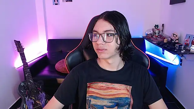 Snapshot of malik_harrison__ chatting on January 26, 2025, 2:41 pm malik harrison   online show from January 26, 2025, 2:41 pm