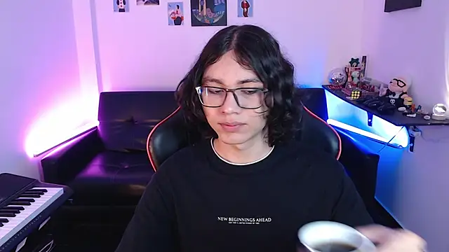 Snapshot of malik_harrison__ chatting on February 17, 2025, 2:06 pm malik harrison   online show from February 17, 2025, 2:06 pm