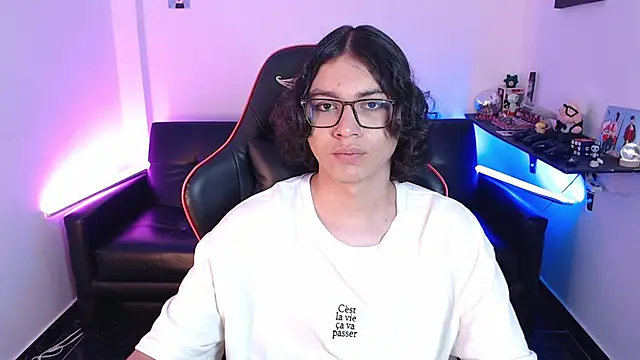 Snapshot of malik_harrison__ chatting on January 20, 2025, 5:16 pm malik harrison   online show from January 20, 2025, 5:16 pm